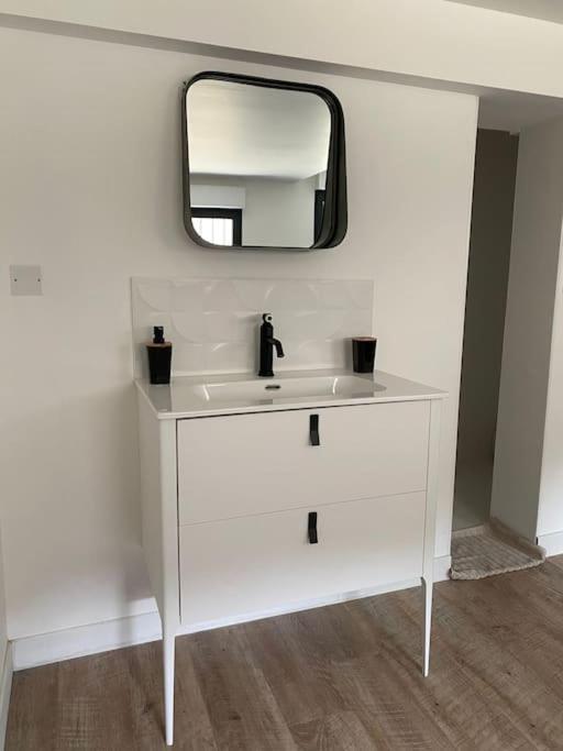 Loft Proche Centre Ville Hotes Habitant A L Etage Laval  Ngoại thất bức ảnh